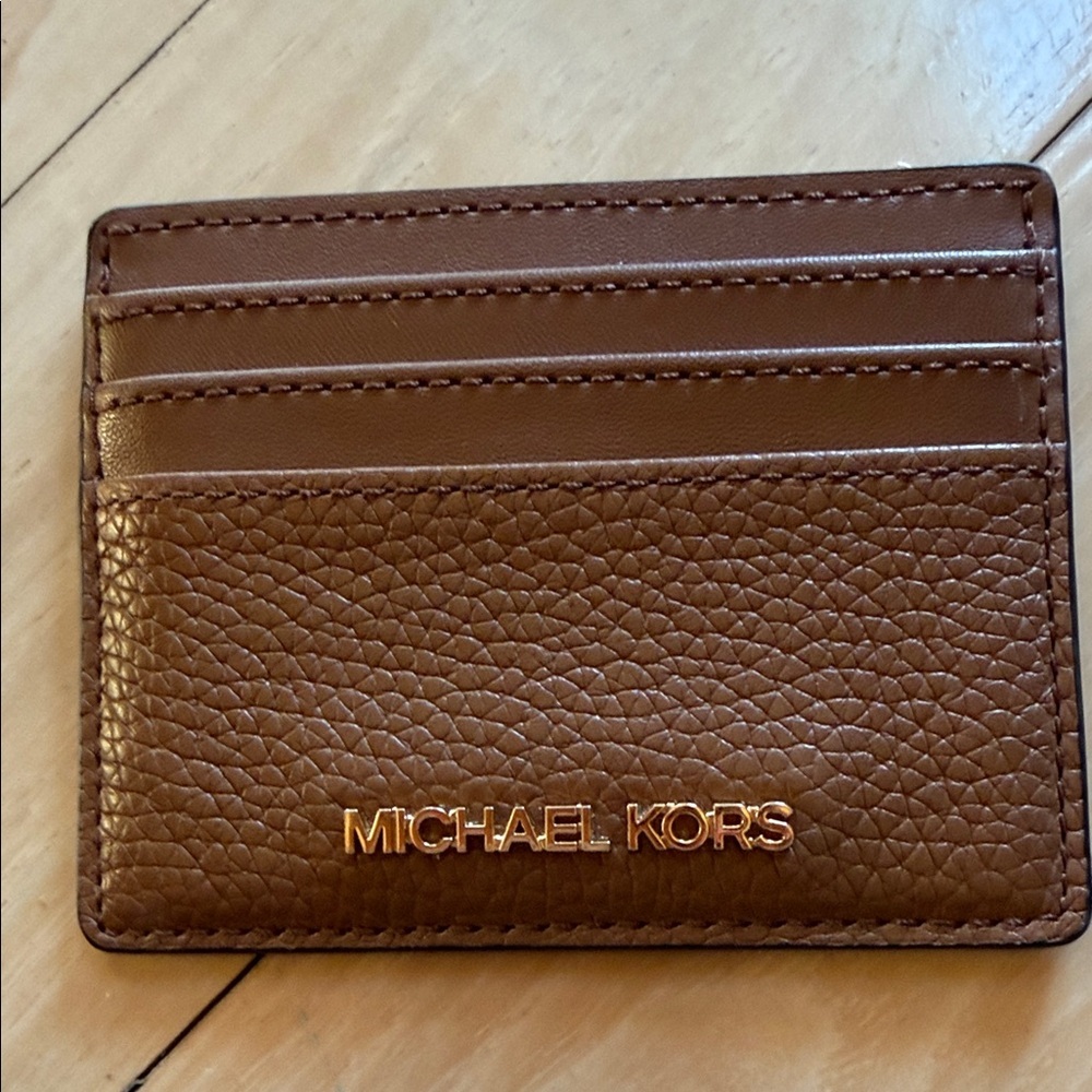 Michael Kors Luggage Pebbled Leather Card Case Wallet ID Window Gold Logo
